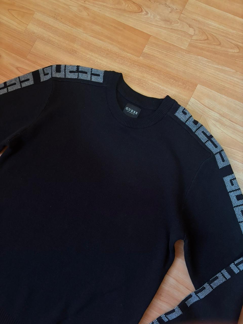 Sweater Guess
