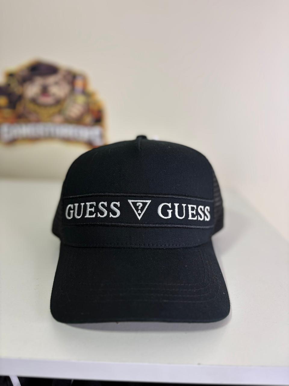 Gorra Guess